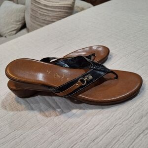 Italian Shoemakers Black and Brown Sandals